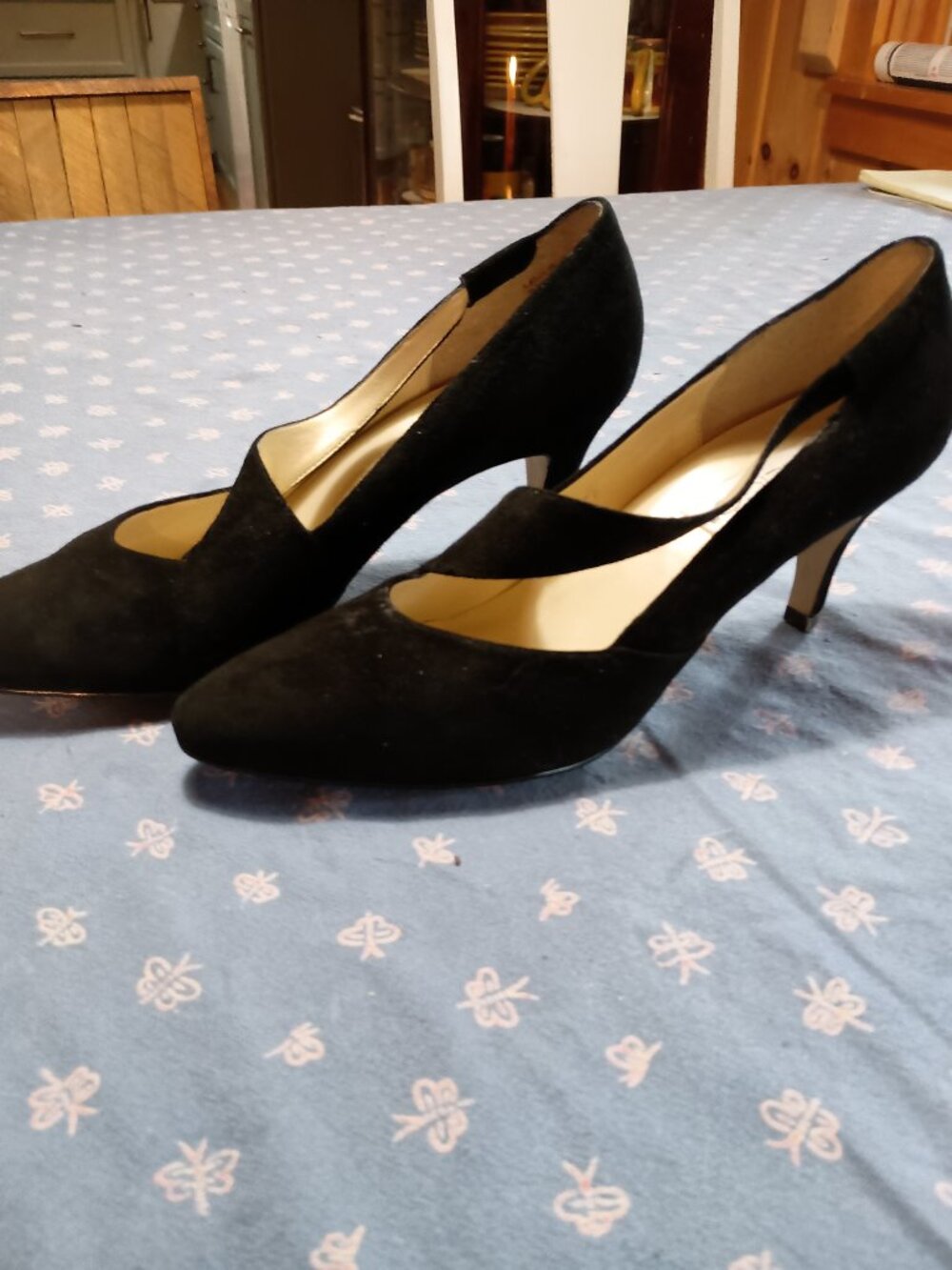 Womens black suede 9N heels